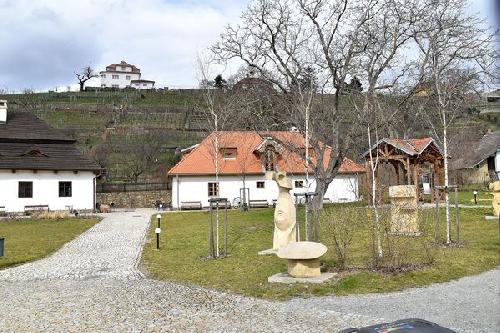 St�edov�k� den na Praze 12 - www.webtrziste.cz